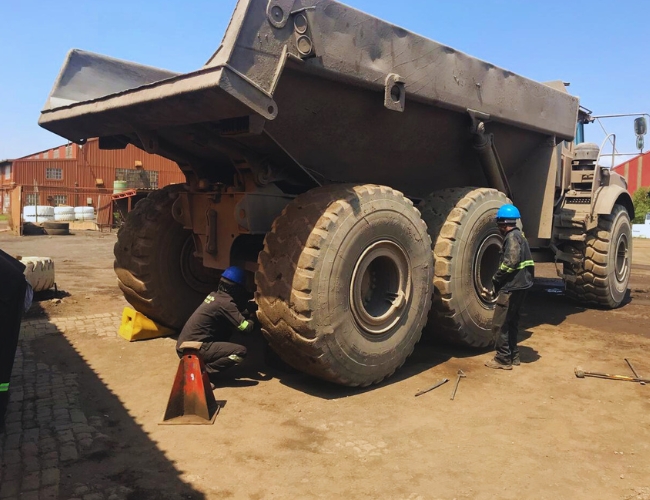 Superb Tyres - OTR mining vehicle repairs
